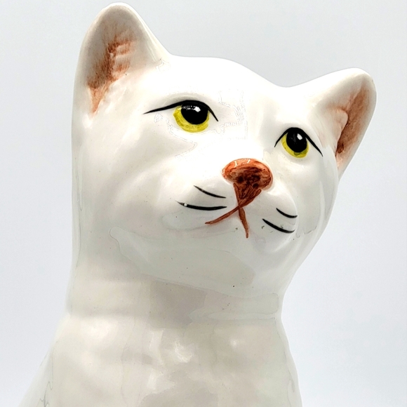 Vintage Majolica Italy Cat On Blue Pillow w/ Hand Painted Flowers On The Back - Picture 4 of 14